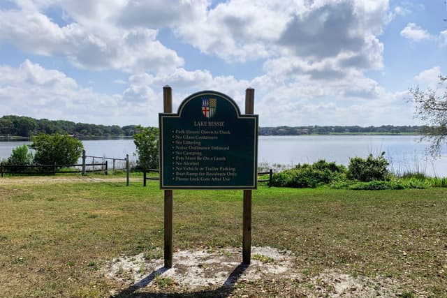 Lake Bessie Lakefront Park
