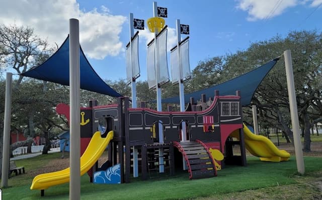 Kay & Ayres Davies Lighthouse Park