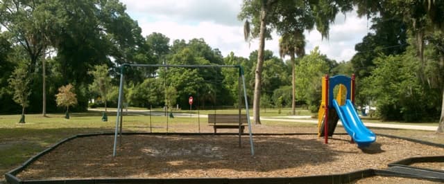 Highland Park & Playground Highland Park & Playground